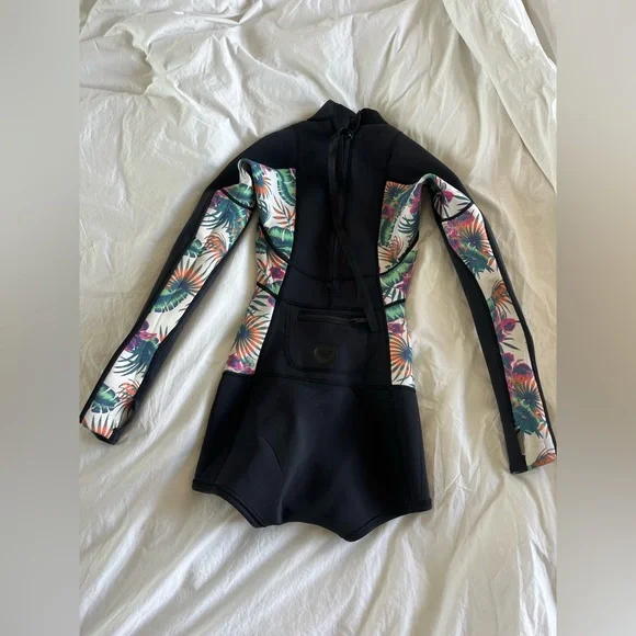 Roxy Wetsuit - size 6 - Picture 6 of 6